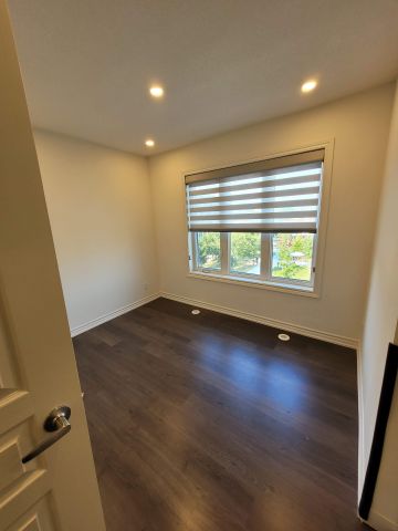 For Lease - 70 Eastwood Park Gardens Unit# 20, Toronto, Ontario - Photo 5