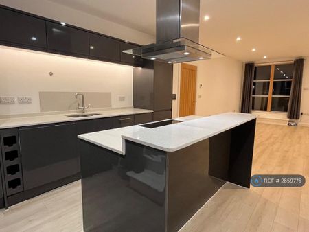 2 bedroom penthouse to rent - Photo 4
