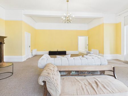 Fulmer Lane, Gerrards Cross, Buckinghamshire,SL9 - Photo 3