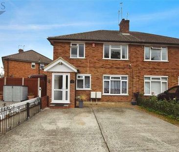 Chertsey Lane, Staines-upon-thames, Surrey, TW18 - Photo 1