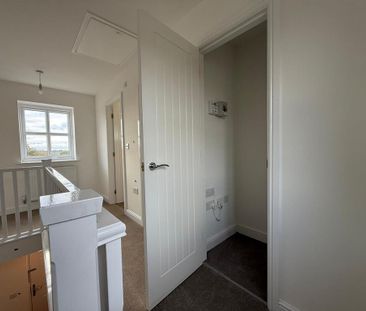 3 bedroom detached house to rent - Photo 2
