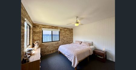 Spacious Duplex in Central Location - Photo 2