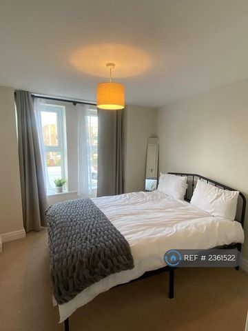 2 bedroom flat to rent - Photo 4