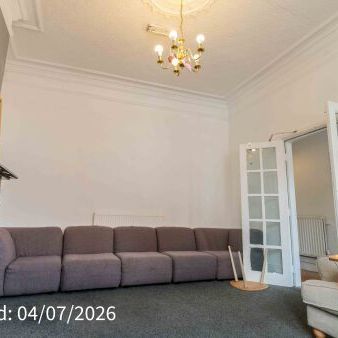 Room 1, 3 Feversham Crescent, Wiggington Road - Photo 1