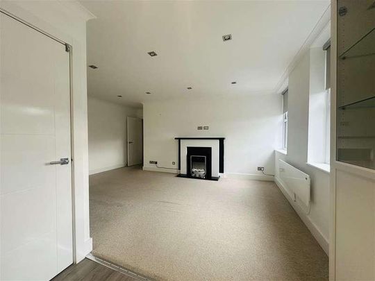 Princes Road, Ferndown, BH22 - Photo 1