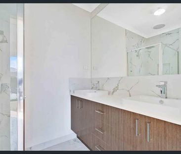 Stunning Family Home in Tarneit | 11 Airedale Avenue - Photo 3