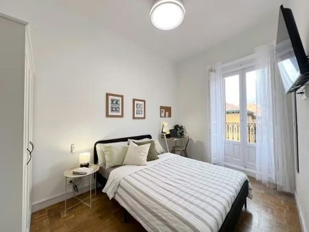 Calle de San Bernardo, Madrid, Community of Madrid 28015 - Foto 3