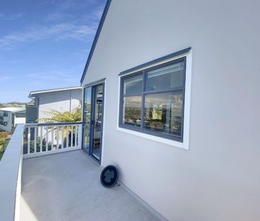 Welcome to 54 Cunliffe Street - 3 bedroom house in Churton Park - Photo 4