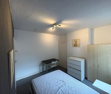 Room in a Shared House, Ermine Road, SE13 - Photo 1