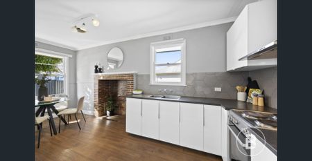 WELL PRESENTED TWO BEDROOM HOME WALKING DISTANCE TO AMENITIES - Photo 2