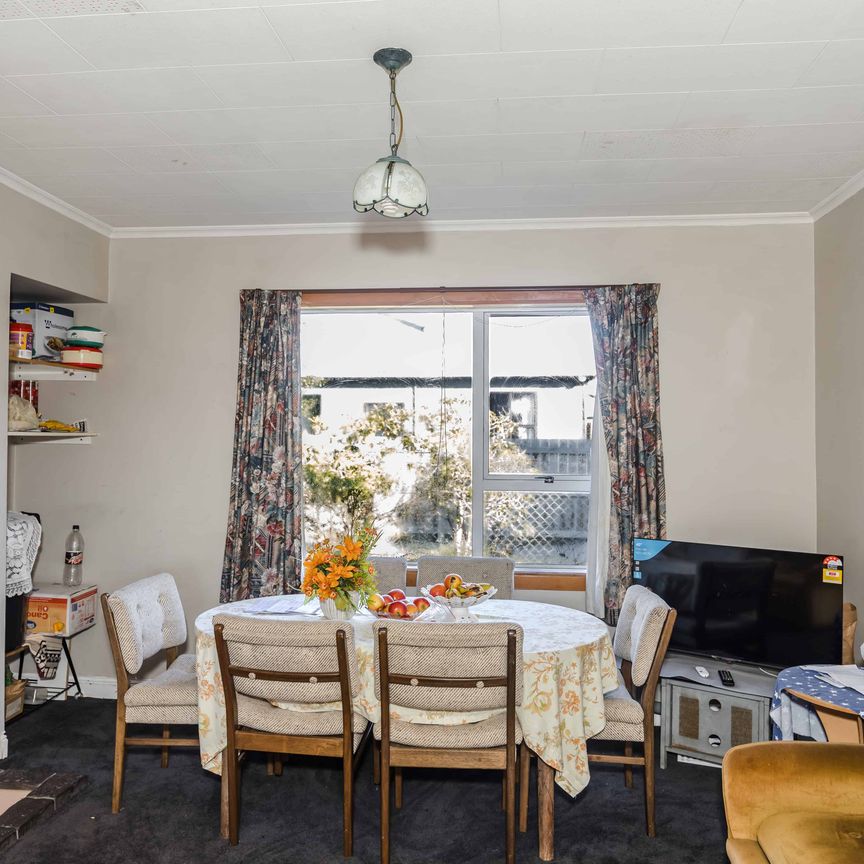 CHARACTER FAMILY HOME - Photo 1