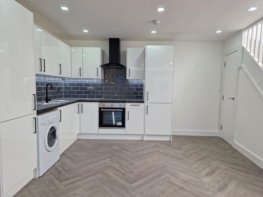 Seven Sisters Road, London N4 - Photo 1