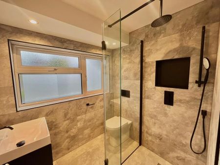 4 bedroom detached house to rent - Photo 5