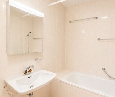 URGENT – Lease renewal – Nice studio in a quiet environment - Photo 4