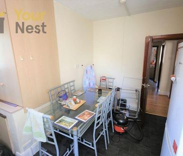 4 bedroom semi-detached house to rent - Photo 3