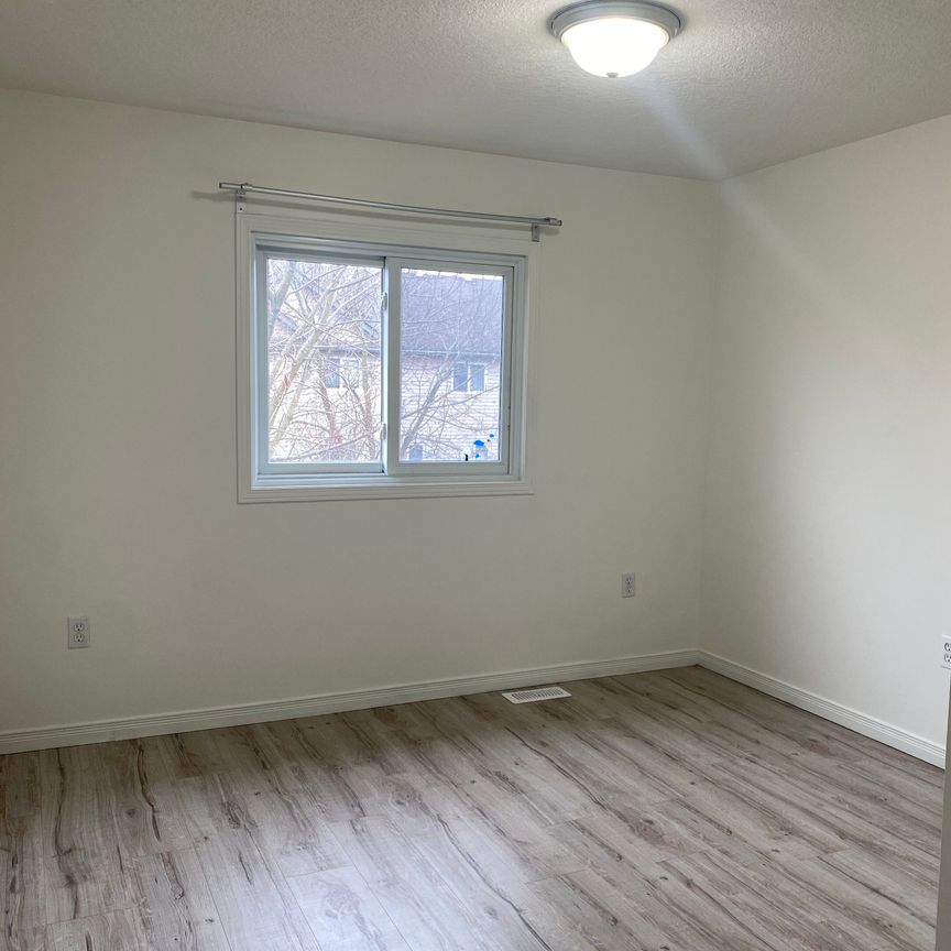 For Lease - 517 Virginia Creeper Street, Waterloo, Ontario - Photo 1