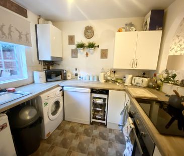 2 bedroom terraced house to rent - Photo 3