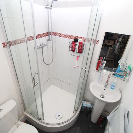 Room For Rent Llantwit Road, Pontypridd - Photo 4