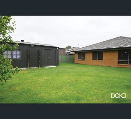 15 Botheras Court, Epsom, Vic 3551 - Photo 5