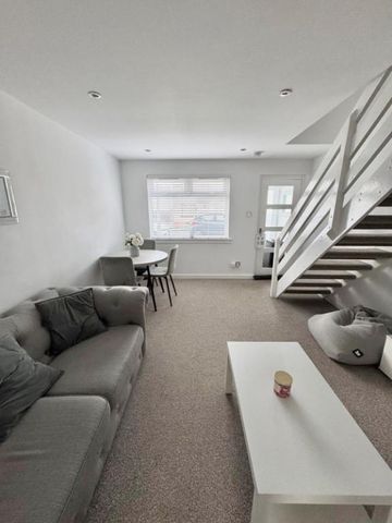 2 bedroom terraced house to rent - Photo 2