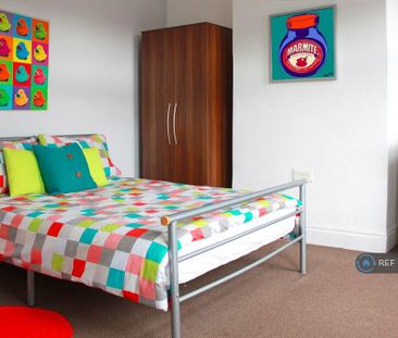 4 bedroom terraced house to rent - Photo 2