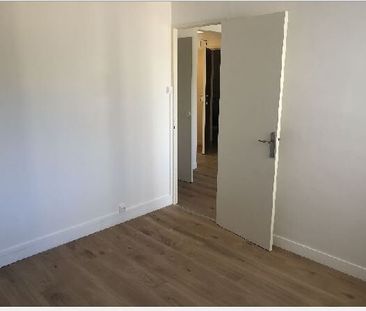 Appartement 2 pièces 35m2 MARSEILLE 8EME 760 euros - Photo 2