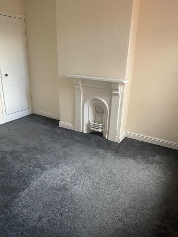 3 Bed Terraced House, Narborough Road, LE3 - Photo 2