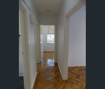 2/3 Ravens Grove, St Kilda East, Vic 3183 - Photo 5