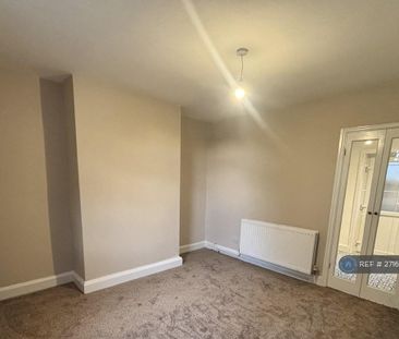 2 bedroom end of terrace house to rent - Photo 3