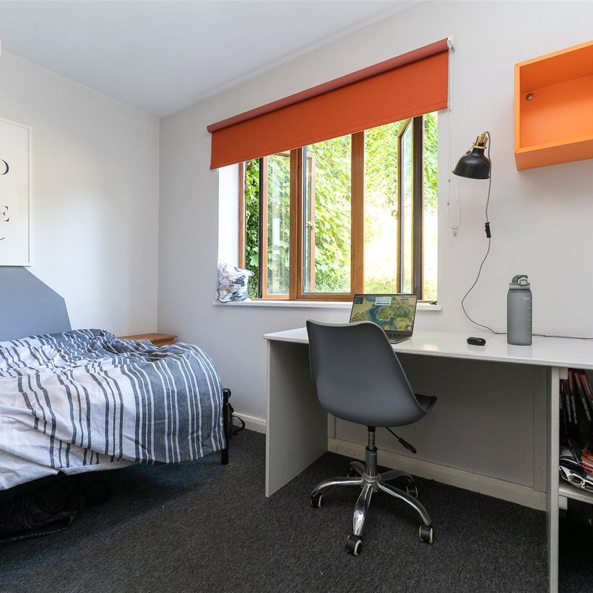 6 bedroom semi-detached house to rent - Photo 1
