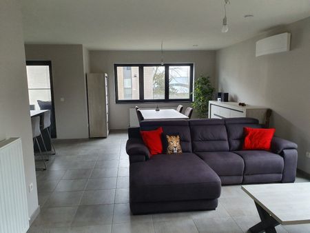 Instapklaar energiezuinig appartement met 2 slaapkamers kortbij Neerpelt centrum. - Photo 5