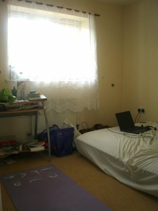 2 Bed - Hatcher Crescent - Photo 5