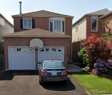 Spacious Detached House for Rent in Thornhill, Vaughan - Photo 2