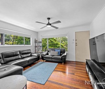 Spacious Dual-Living Family Home with 5 Bedrooms in Prime Goodna Lo... - Photo 3