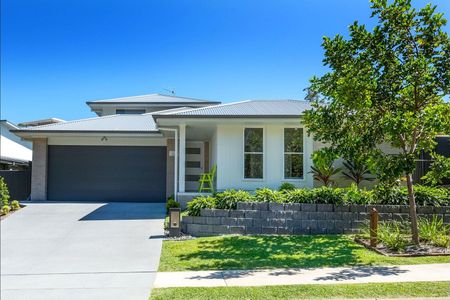 Beautifully Presented Home in Prime Crestwood Location - Photo 4