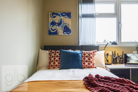 1 bedroom in a house share to rent - Photo 5