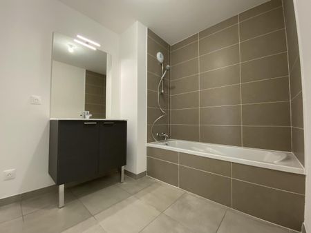 Location Appartement 3 pièces 67m² POISY 74330 - Photo 5