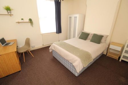 3 bedroom detached house to rent - Photo 4