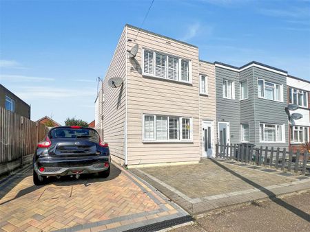 3 bedroom semi-detached house to rent - Photo 2