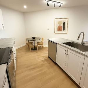 4 1/2 Condo rénové à louer près du boulevard St-Jean, dans l'ouest de l'île - Photo 2