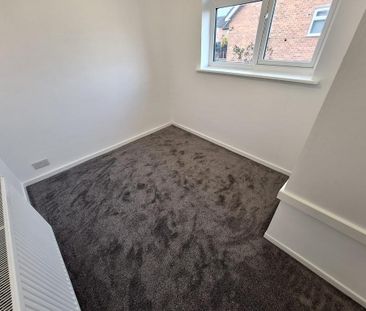 3 bedroom end of terrace house to rent - Photo 4