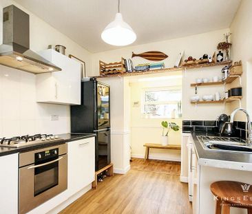 3 bedroom semi-detached house to rent - Photo 4