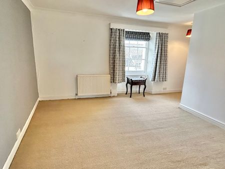 2 bedroom Two Bedroom Town House to rent - Photo 3