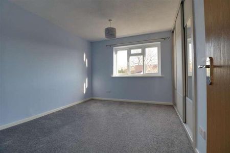 Ingestre Close, Turnberry, Bloxwich, WS3 - Photo 4