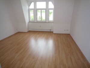 Schubertstr. 17, Wohnung 6 ~~~ Balkon, Bad mit Wanne, Abstellraum im Treppenhaus, eigener Spitzboden - Photo 3