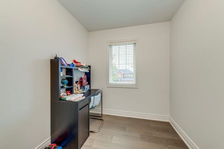 For Lease - 2401 Aztec Gate, Oakville, Ontario - Photo 5