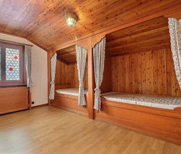 8 Zimmer, 200 m² - Foto 1