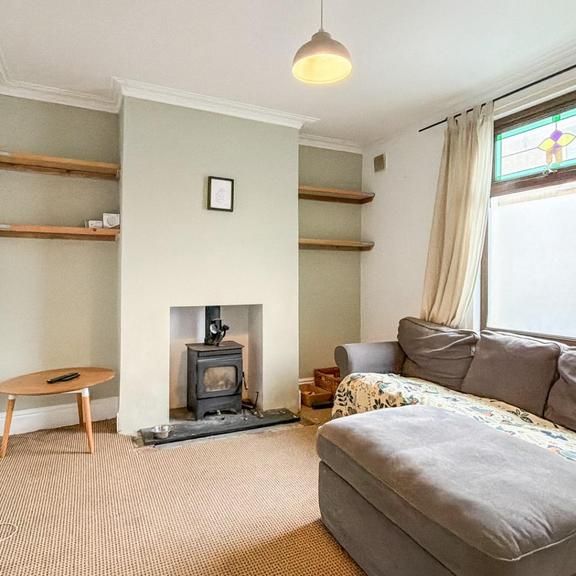 2 bedroom terraced house to rent - Photo 1