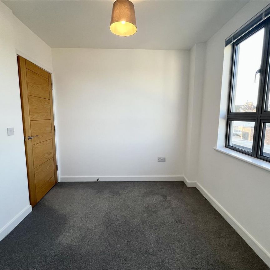 2 Bedroom Apartment To Let - Photo 1