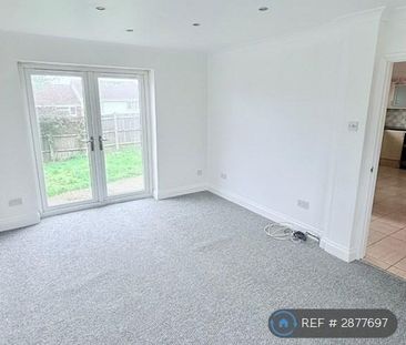 3 bedroom end of terrace house to rent - Photo 3